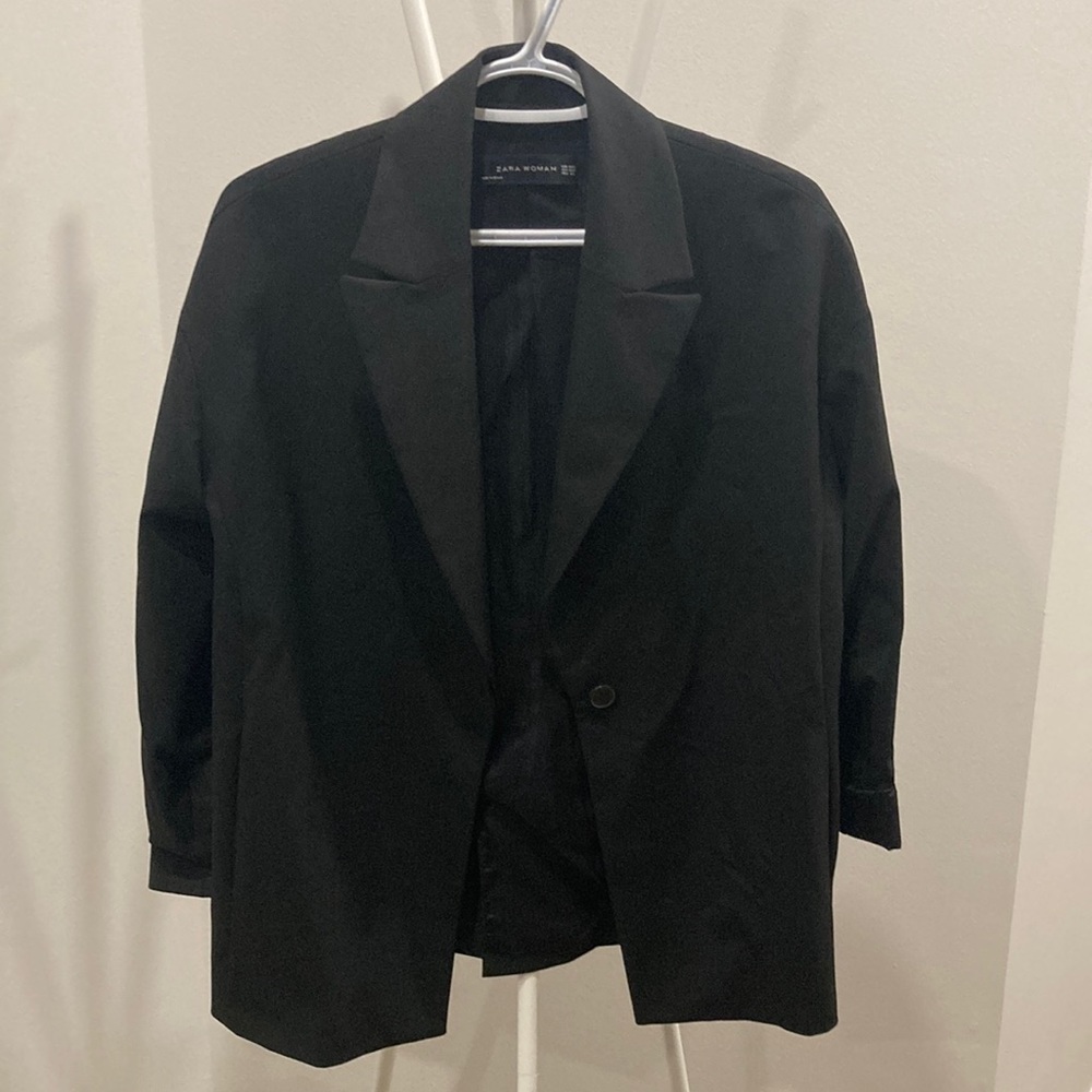 Zara Black Relaxed-Fit Blazer